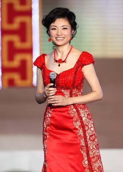 周涛 连续十五年担任春晚的主持人 周涛 连续十五年担任春晚的主持人