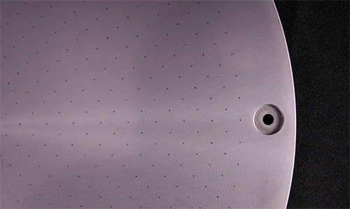 超声波在氮化硅陶瓷盘上加工阵列小孔